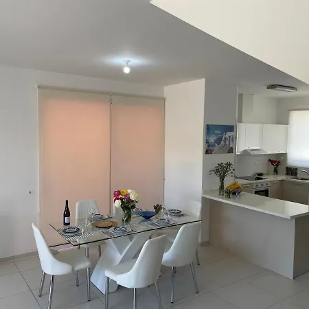 Cosy Holiday House With Fantastic Communal Pools