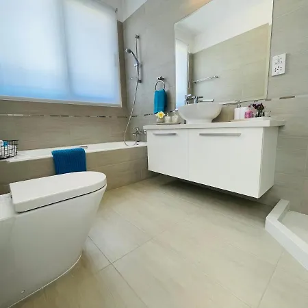 Cosy Holiday House With Fantastic Communal Pools Casa de Férias